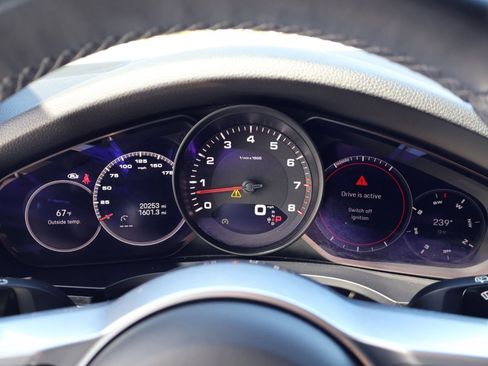 Certified 2023 Porsche Cayenne Platinum Edition AWD/4WD image 17