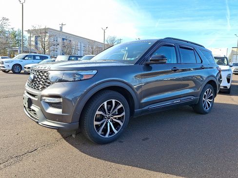 Used 2020 Ford Explorer ST image 3