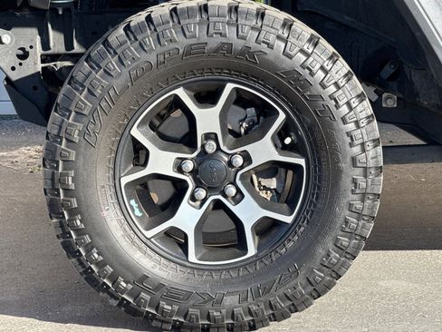 Used 2018 Jeep Wrangler Unlimited Rubicon AWD/4WD image 27