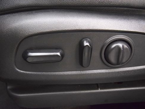Used 2020 Buick Encore GX Select FWD image 25
