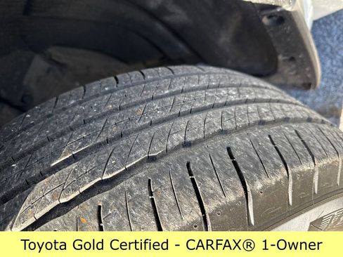 Certified 2021 Toyota Highlander XLE image 32