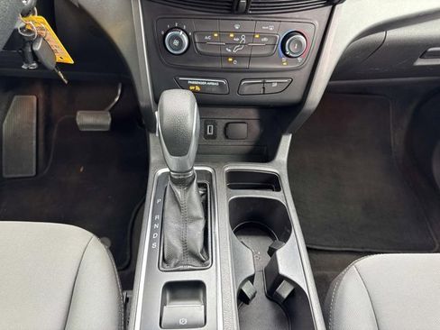 Used 2019 Ford Escape S image 27