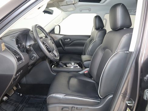 Used 2023 INFINITI QX80 Premium Select w/ All-Season Package image 12