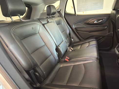 Used 2024 GMC Terrain SLT FWD image 32
