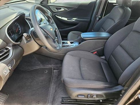 Used 2025 Chevrolet Malibu LT FWD image 12