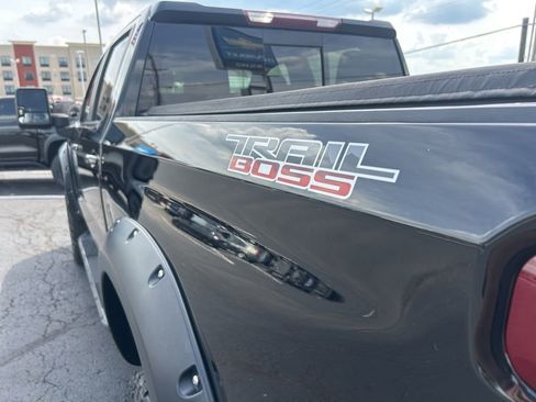 Used 2020 Chevrolet Silverado 1500 LT Trail Boss AWD/4WD image 17