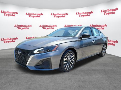 Used 2025 Nissan Altima 2.5 SV image 21