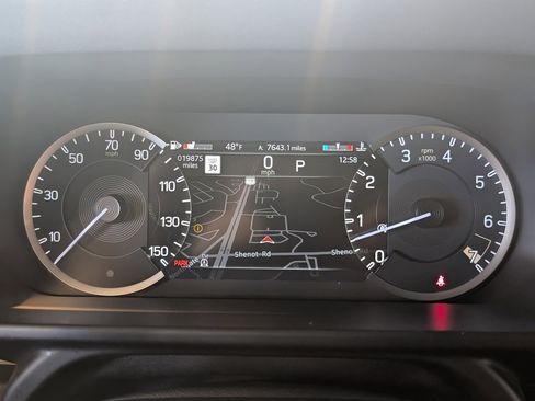 Used 2023 Land Rover Defender 110 X-Dynamic SE image 18