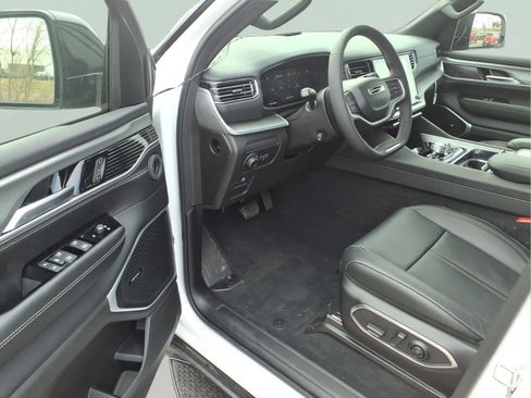 New 2026 Jeep Grand Wagoneer 4WD image 11