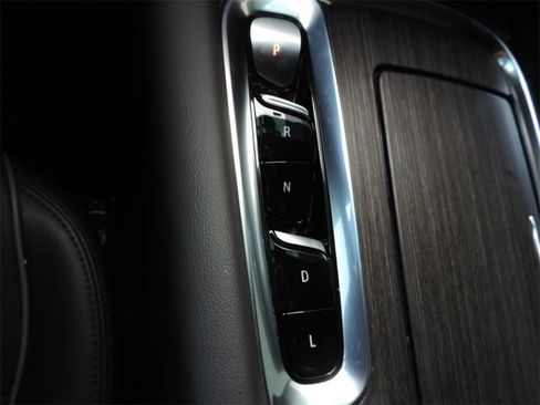 Certified 2024 Buick Enclave Avenir w/ Avenir Technology Package image 27