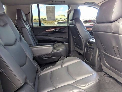 Used 2018 Cadillac Escalade ESV Premium Luxury image 34