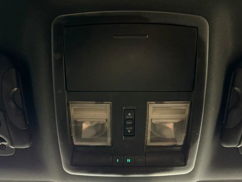 Used 2014 Dodge Challenger SRT8 w/ Harman/Kardon Audio Group image 30