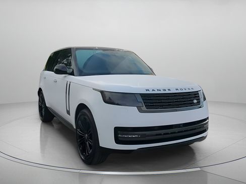 Used 2025 Land Rover Range Rover SE AWD/4WD image 4