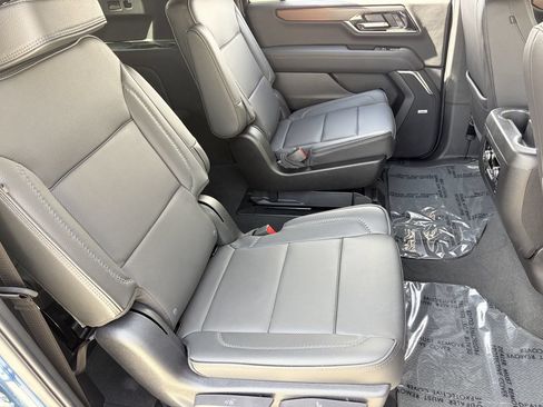 Used 2026 GMC Yukon XL Denali w/ Sun & Power Step Package AWD/4WD image 13