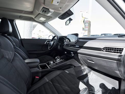 Used 2024 Mitsubishi Outlander Ralliart image 24