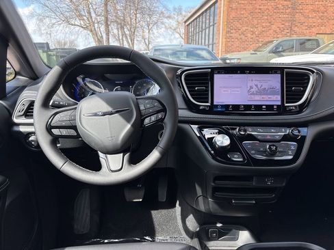 New 2026 Chrysler Pacifica Select w/ S Appearance Package FWD image 23