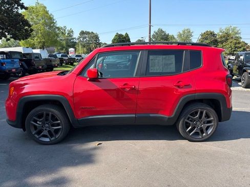 Used 2022 Jeep Renegade Latitude w/ Sun/Sound Group AWD/4WD image 6