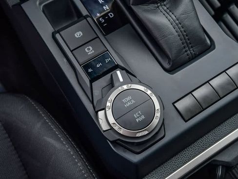 Certified 2025 Toyota Tacoma SR5 image 25