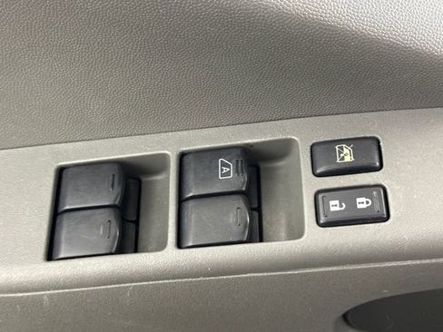 Used 2010 Nissan Frontier SE image 20