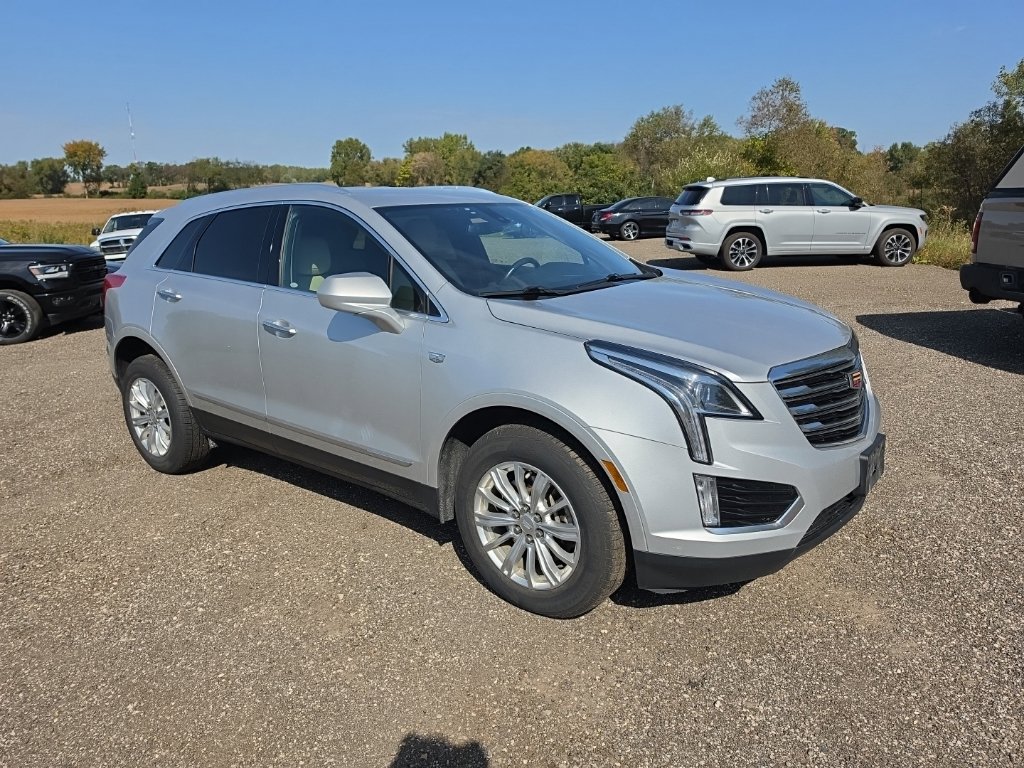 Used 2019 Cadillac XT5 FWD image 3