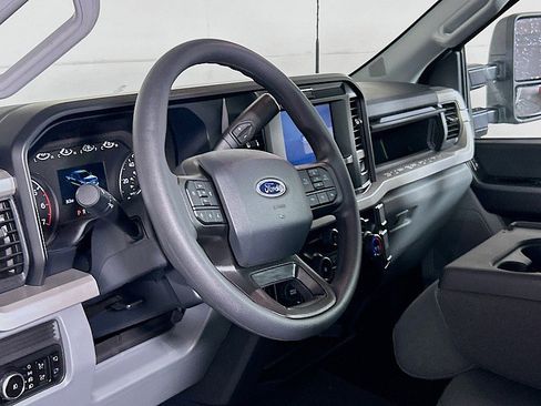New 2025 Ford F350 XLT w/ FX4 Off-Road Package image 9