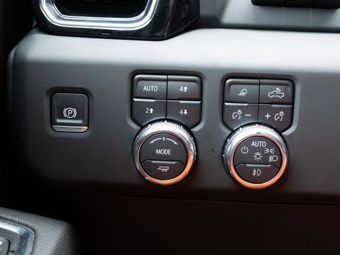 Used 2024 GMC Sierra 1500 Denali w/ Technology Package image 10