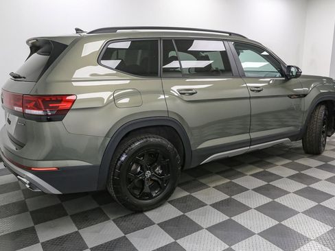 Used 2025 Volkswagen Atlas Peak Edition SE AWD/4WD image 11