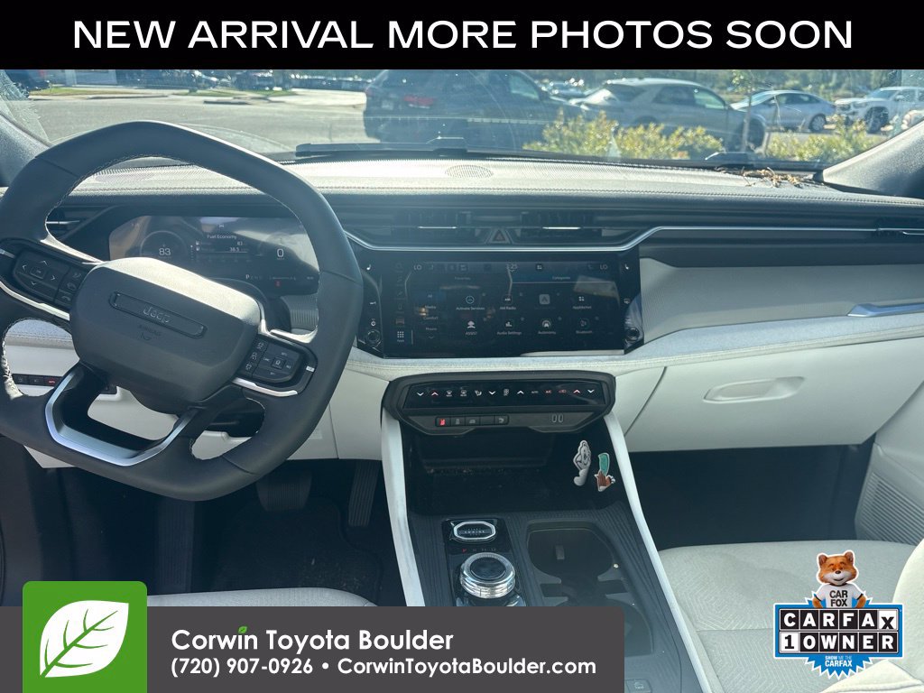 Used 2026 Jeep Cherokee Laredo AWD/4WD image 12
