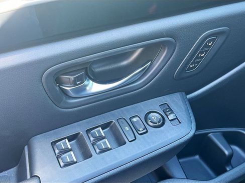 Used 2025 Honda Pilot EX-L image 17
