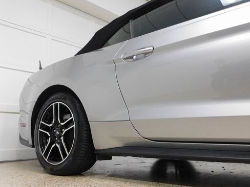 Used 2020 Ford Mustang Premium image 19