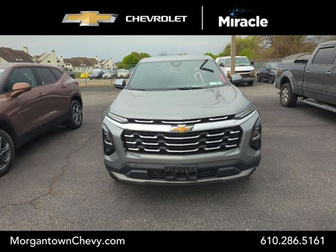 Used 2025 Chevrolet Equinox LT image 1