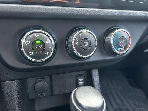 Used 2015 Toyota Corolla L image 20