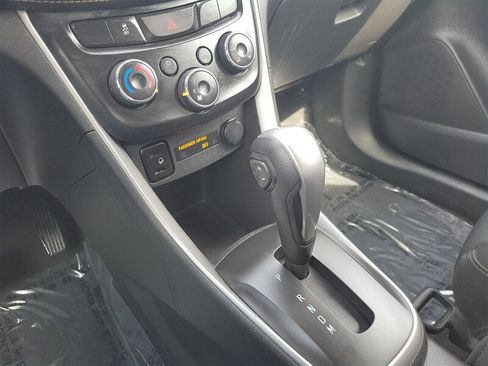 Used 2019 Chevrolet Trax LT w/ LT Convenience Package AWD/4WD image 29