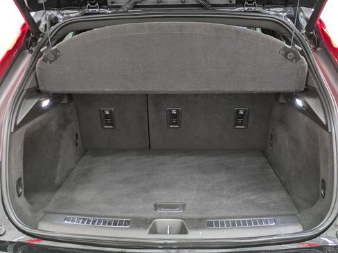 Used 2023 Cadillac XT4 Premium Luxury image 10