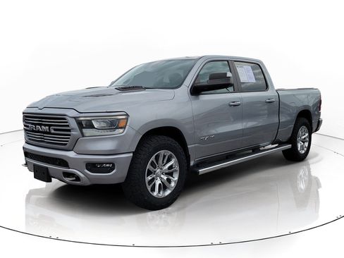 Used 2023 RAM 1500 Laramie AWD/4WD image 3