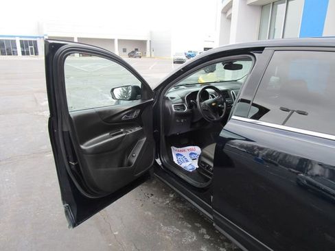 Used 2020 Chevrolet Equinox LT w/ Driver Convenience Package image 17