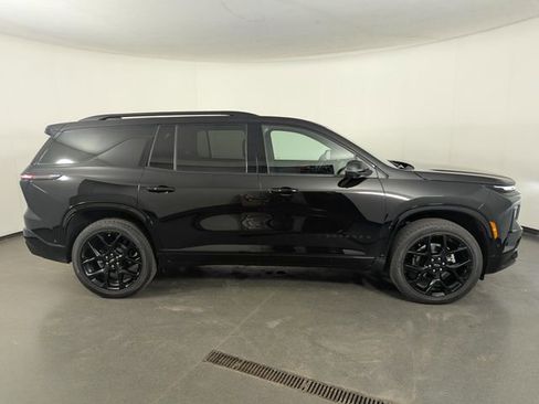 Used 2025 Chevrolet Traverse RS w/ LPO, Floor Liner Package AWD/4WD image 8