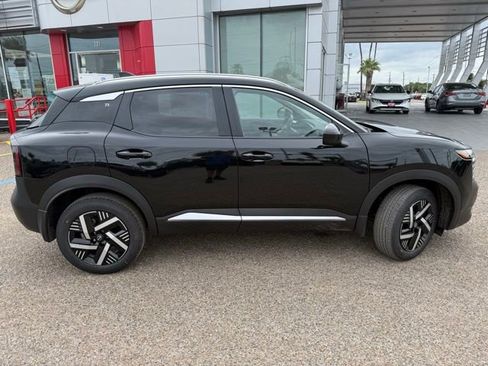 New 2026 Nissan Kicks SV FWD image 8