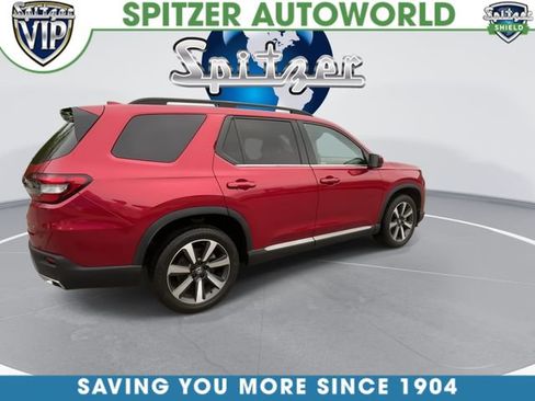 Used 2025 Honda Pilot Touring image 9