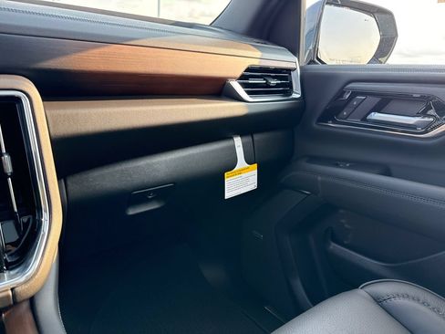 New 2026 GMC Yukon Denali w/ Sun & Power Step Package AWD/4WD image 25