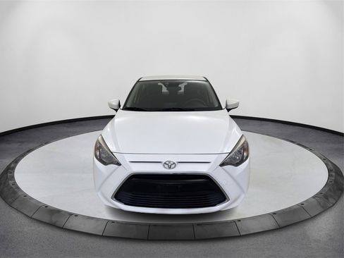 Used 2018 Toyota Yaris iA image 2