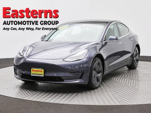 Used 2020 Tesla Model 3 Standard Range Plus RWD image 1