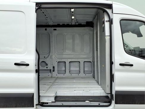 Used 2024 Ford Transit 250 148 Medium Roof image 22