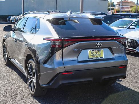 Used 2023 Toyota bZ4X Limited image 7