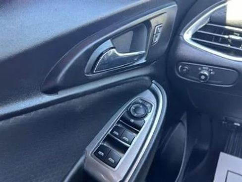 Used 2019 Chevrolet Malibu LT w/ Driver Confidence Package II image 19