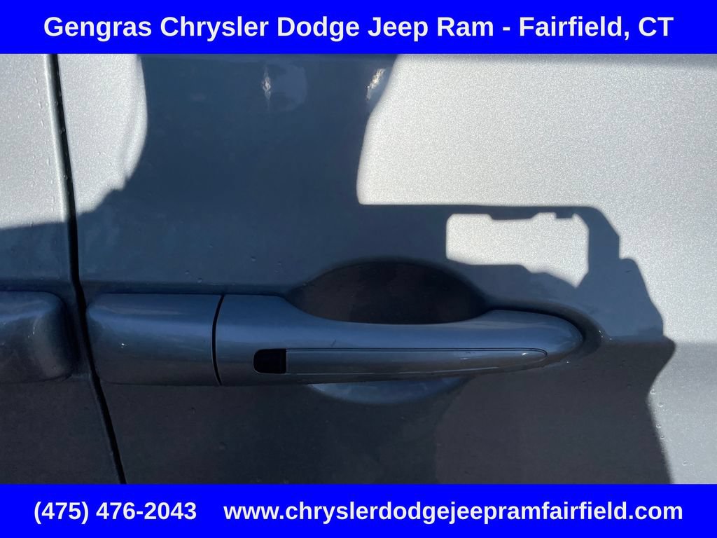 Certified 2023 Chrysler Voyager LX FWD image 15