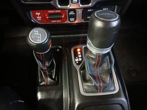 Used 2020 Jeep Gladiator Rubicon image 9