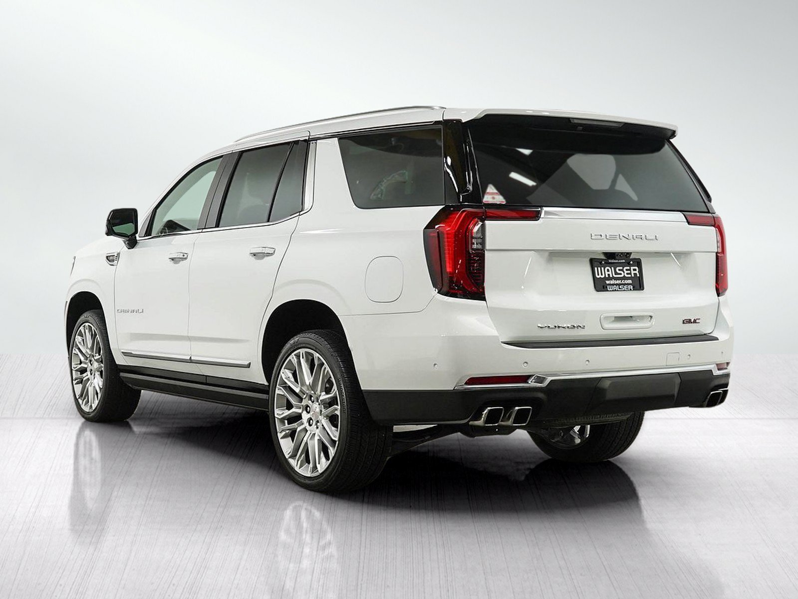 Used 2026 GMC Yukon Denali w/ Denali Reserve Package AWD/4WD image 4