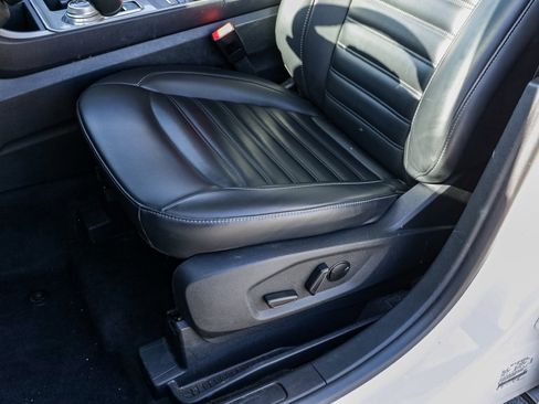 Used 2024 Ford Edge SEL image 18