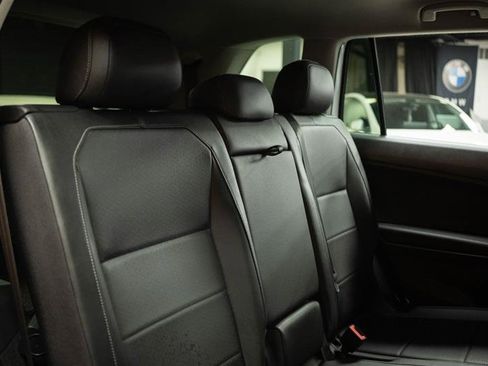 Used 2019 Volkswagen Tiguan SE image 16